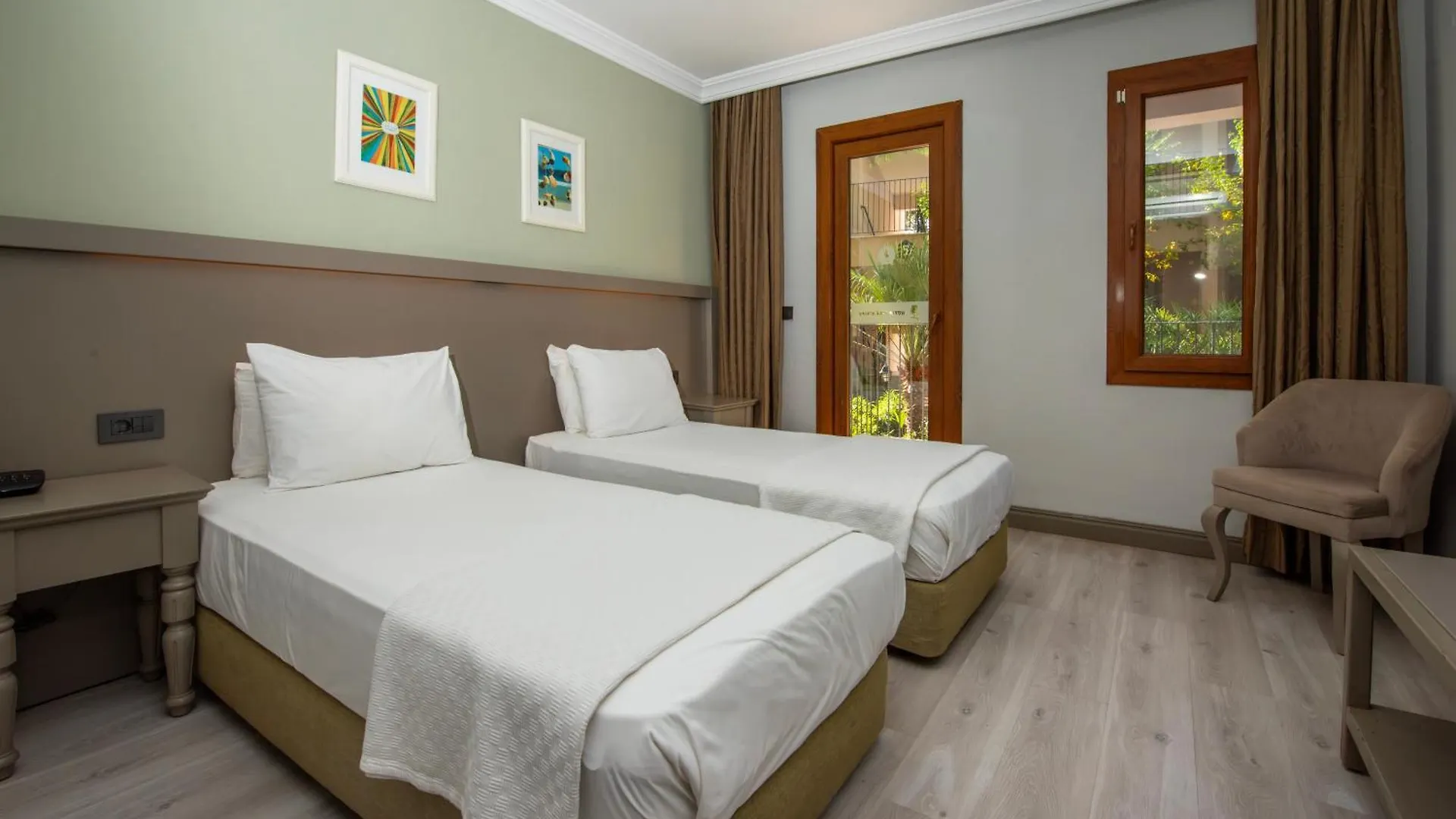 Pine Valley Hotel Oludeniz 4*,